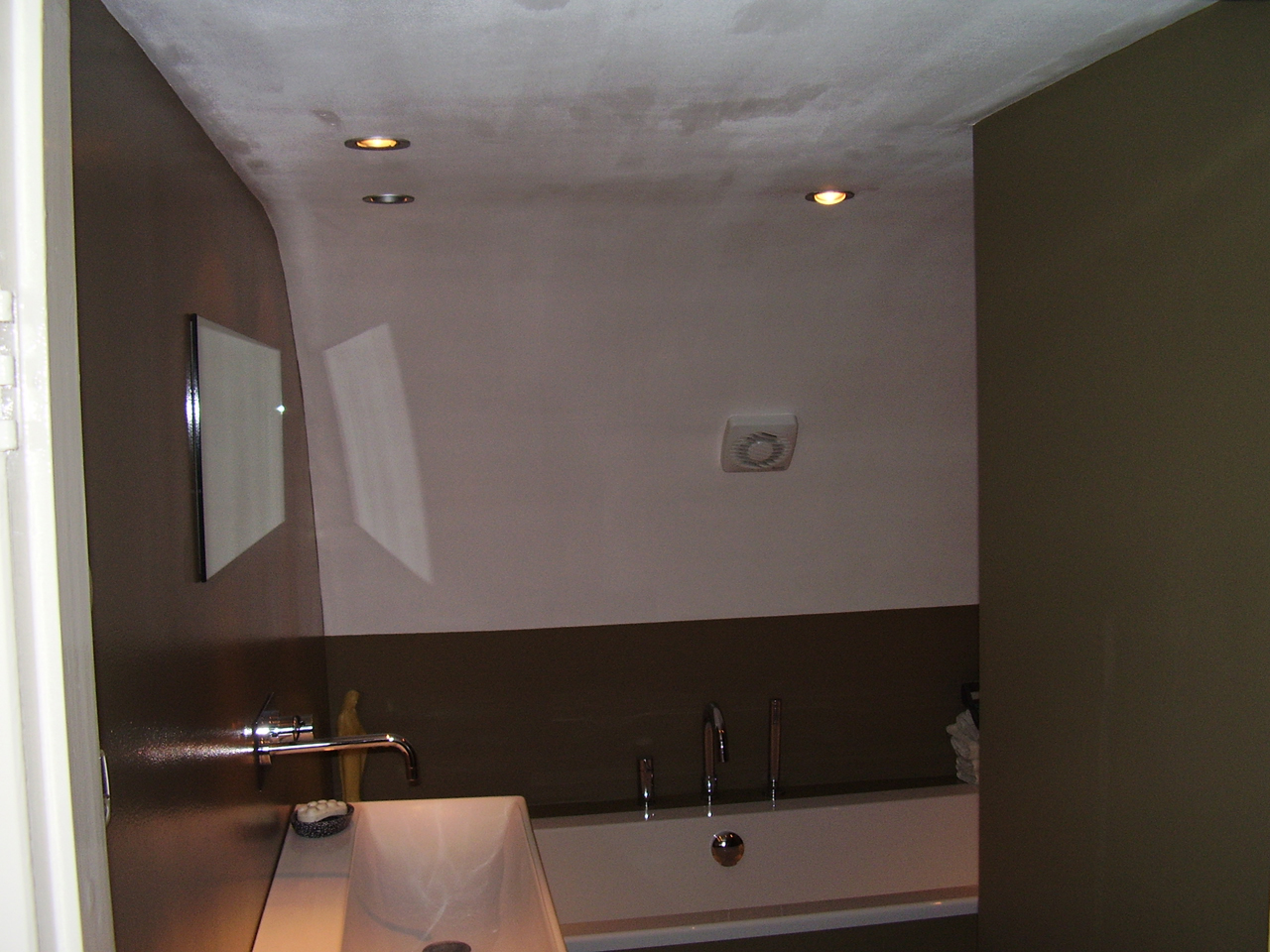 Badkamer in werfkelder aan de leidsekade